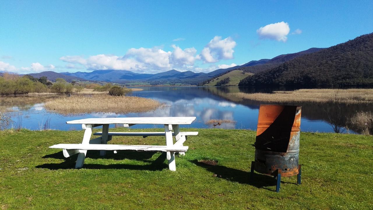 Khancoban Lakeside Caravan Park Экстерьер фото
